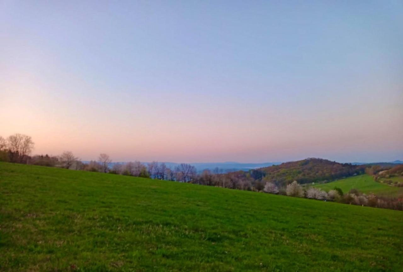 Lovecky Zamecek Pod Milesovkou Villa *