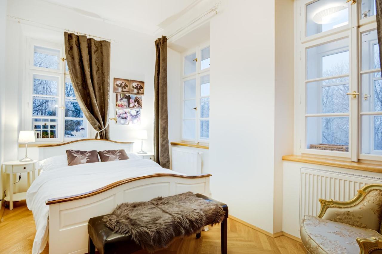 Lovecky Zamecek Pod Milesovkou Villa