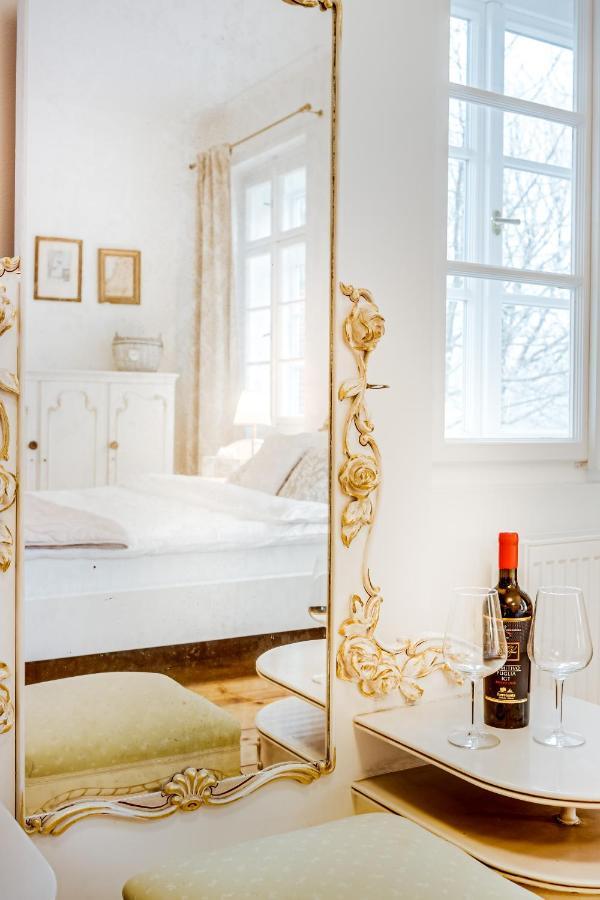 Lovecky Zamecek Pod Milesovkou Villa