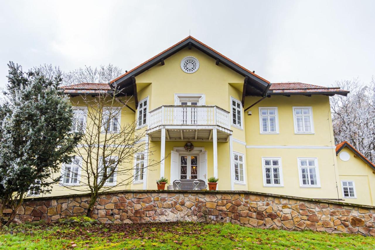 Lovecky Zamecek Pod Milesovkou * Teplice