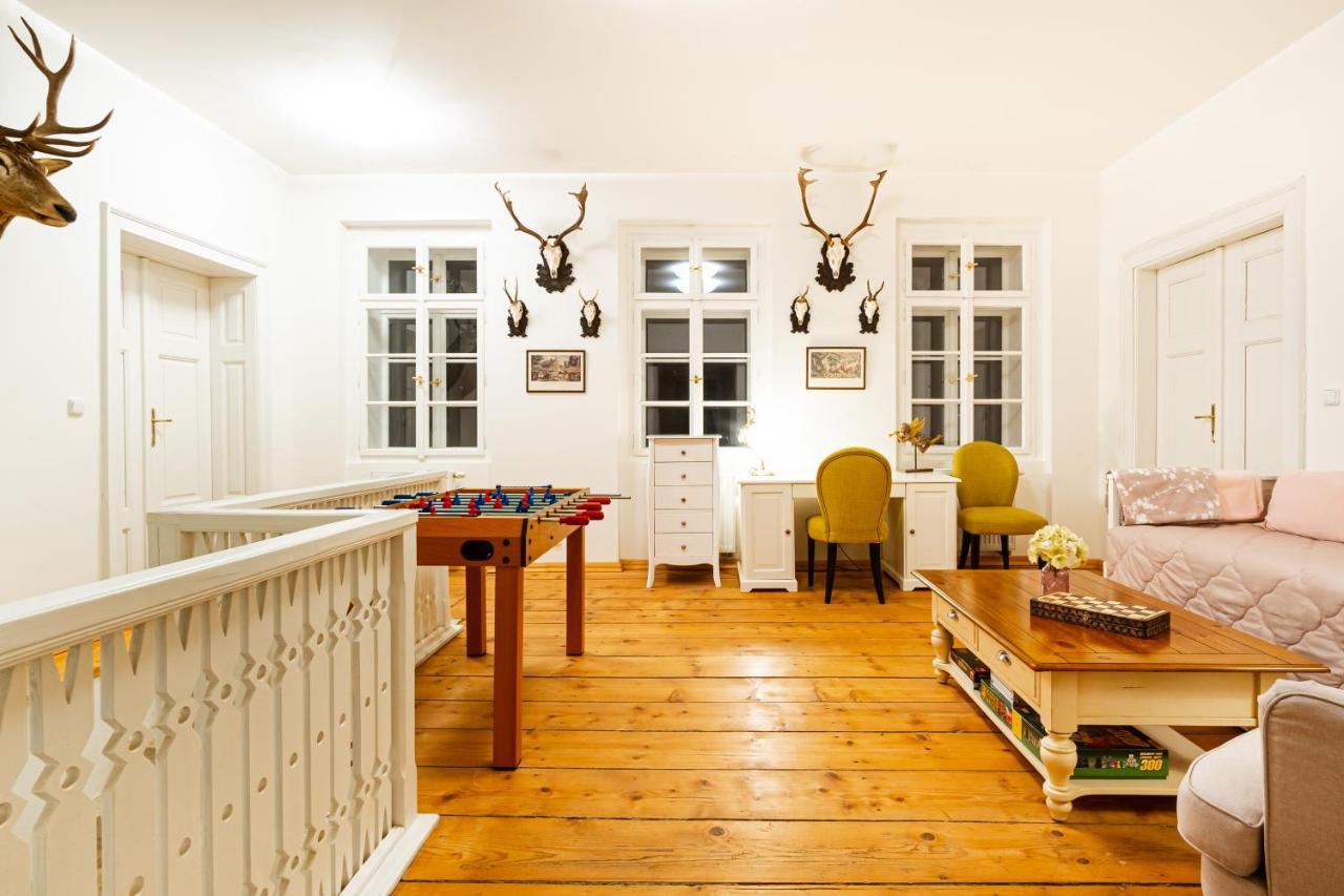 Lovecky Zamecek Pod Milesovkou Villa